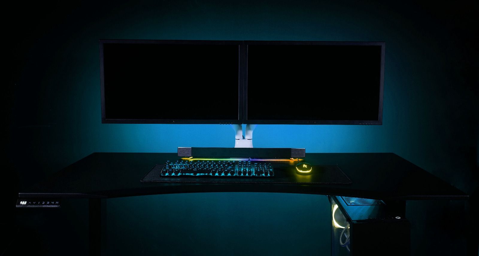 Aftershock PC Unveils A Motorised Desk Aftershock PC Unveils A Motorised Desk