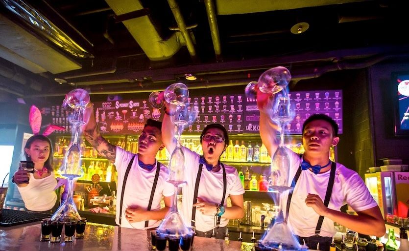 Get smashed during Happy Hour at these Boat Quay bars AugustMan Singapore