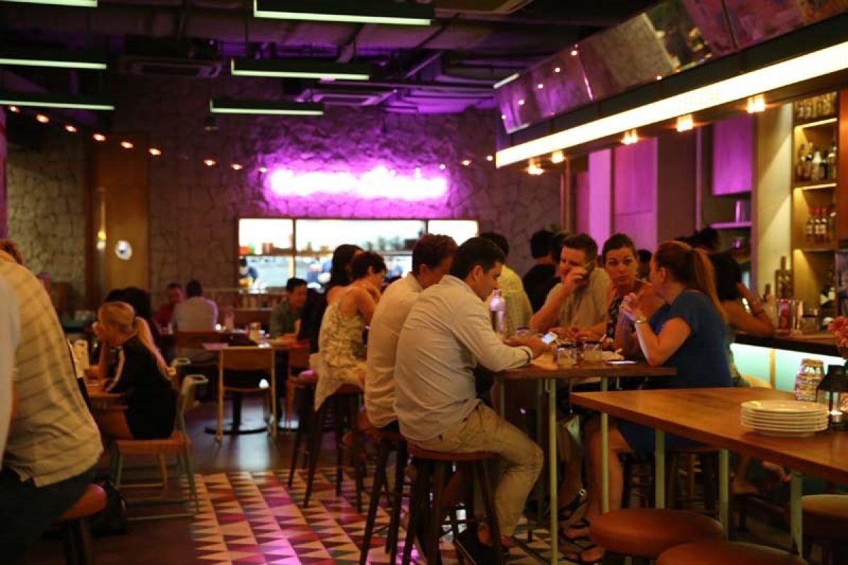 Get smashed during Happy Hour at these Boat Quay bars AugustMan Singapore