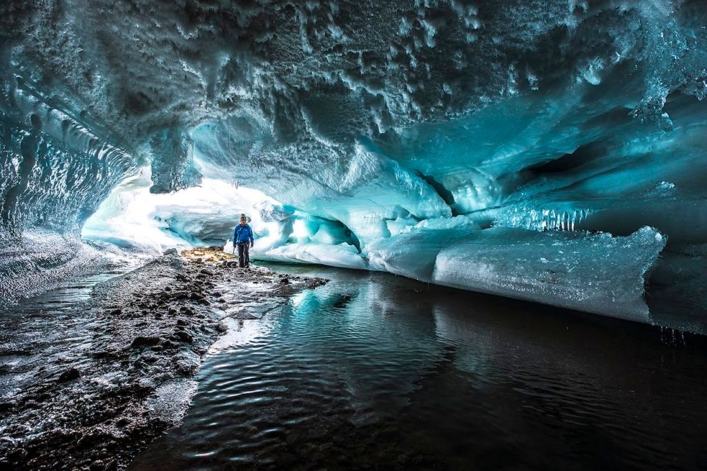Travelling to Antarctica: 5 things to know before you brave the cold