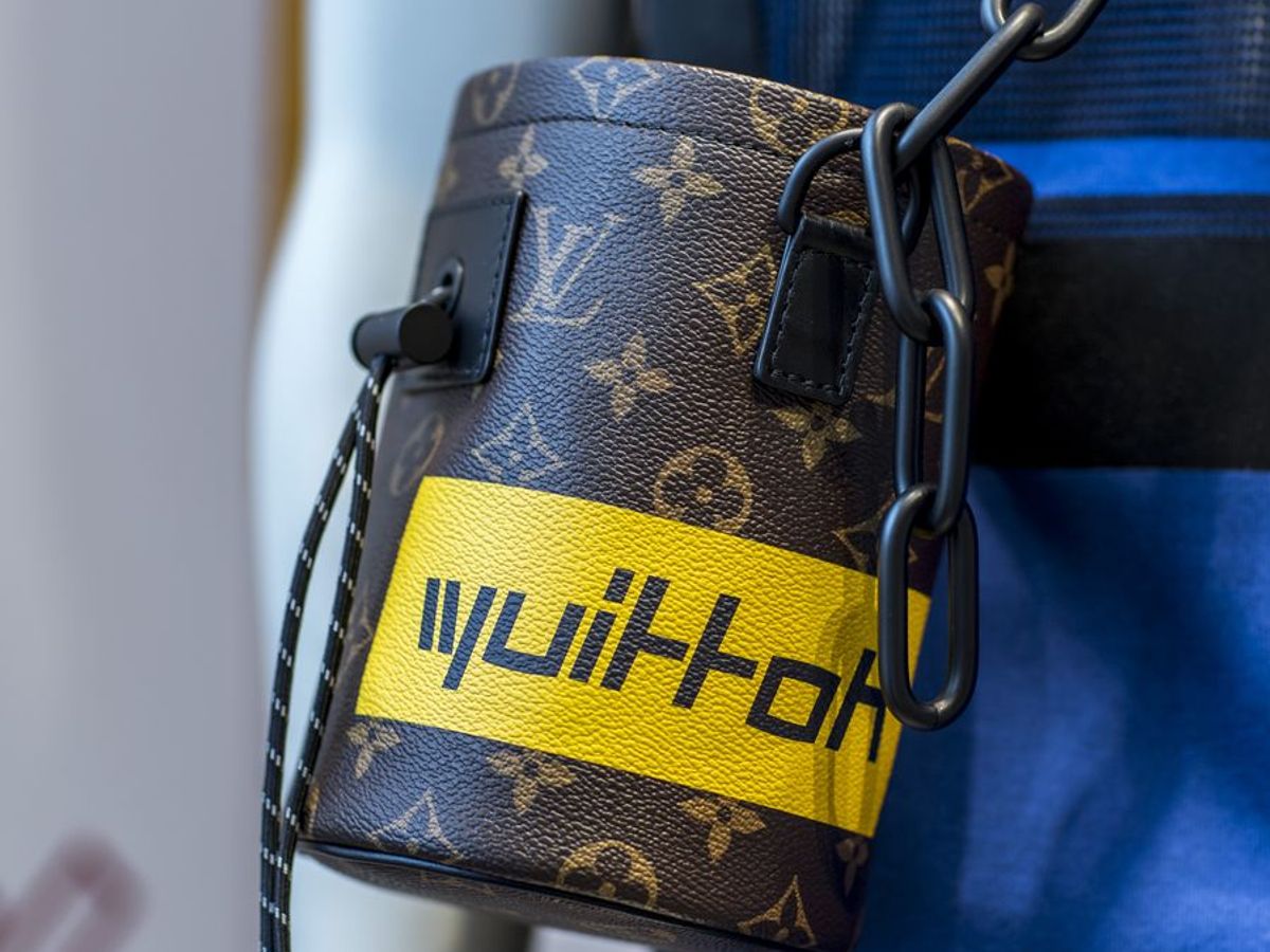 Louis Vuitton Nano e Messenger Bag