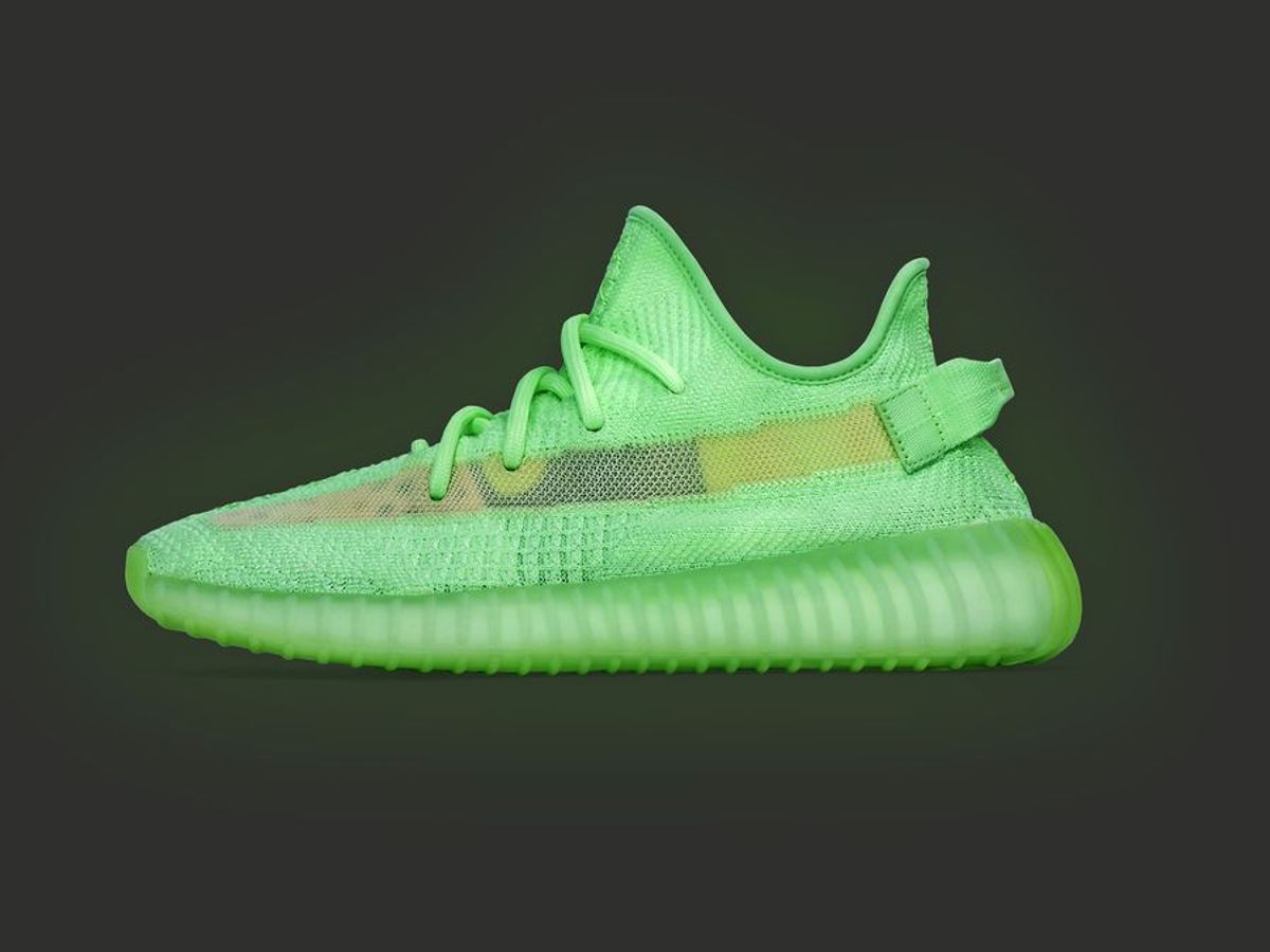 Hoe Temerity censuur The Yeezy Boost 350 V2 Glow is the glow up your footwear needs