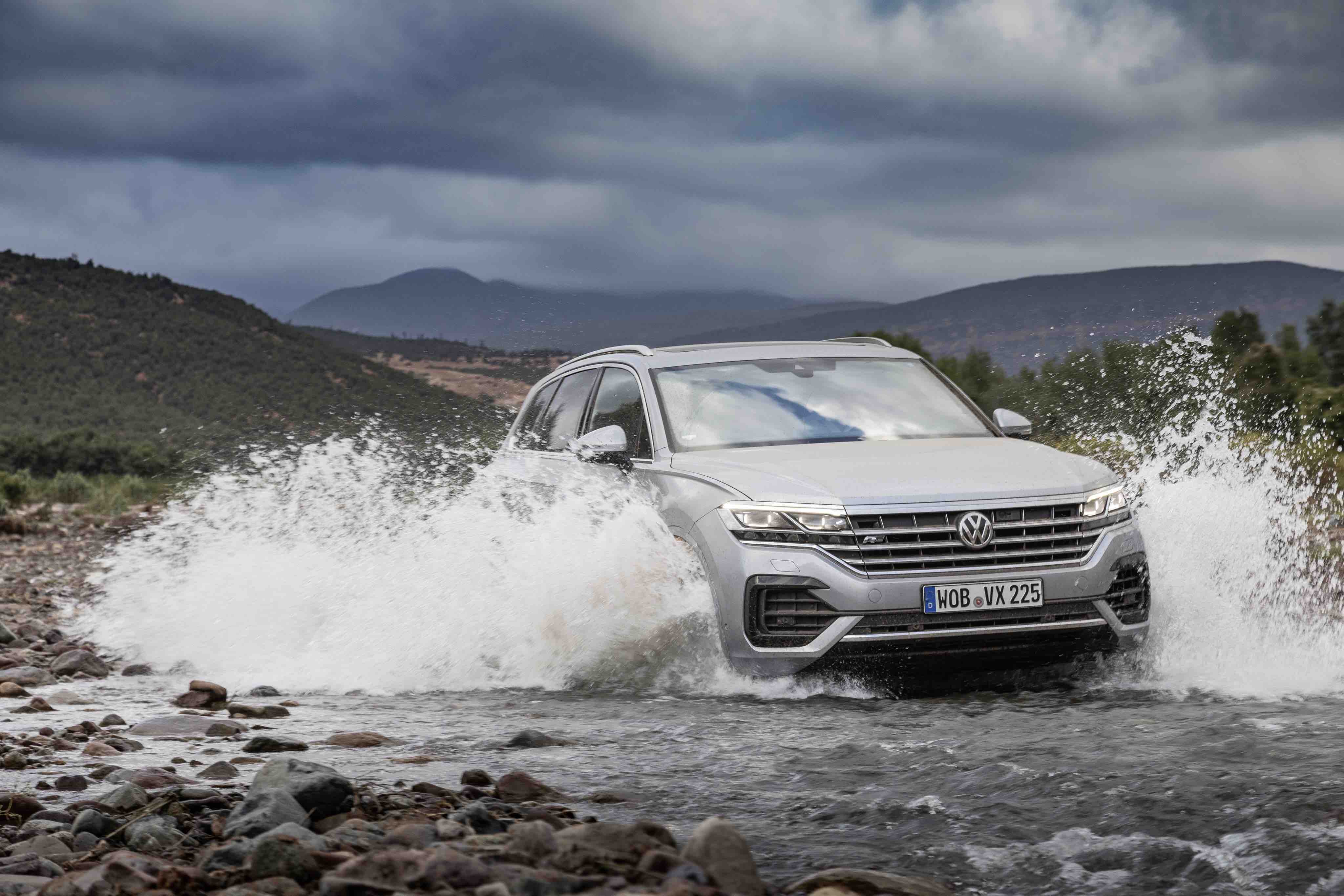 Туарег 3 литра. Volkswagen Touareg 2019 г.в.. Новый Туарег на бездорожье. Touareg 2020 off Road Tuning. Туарег 2020 заставка.