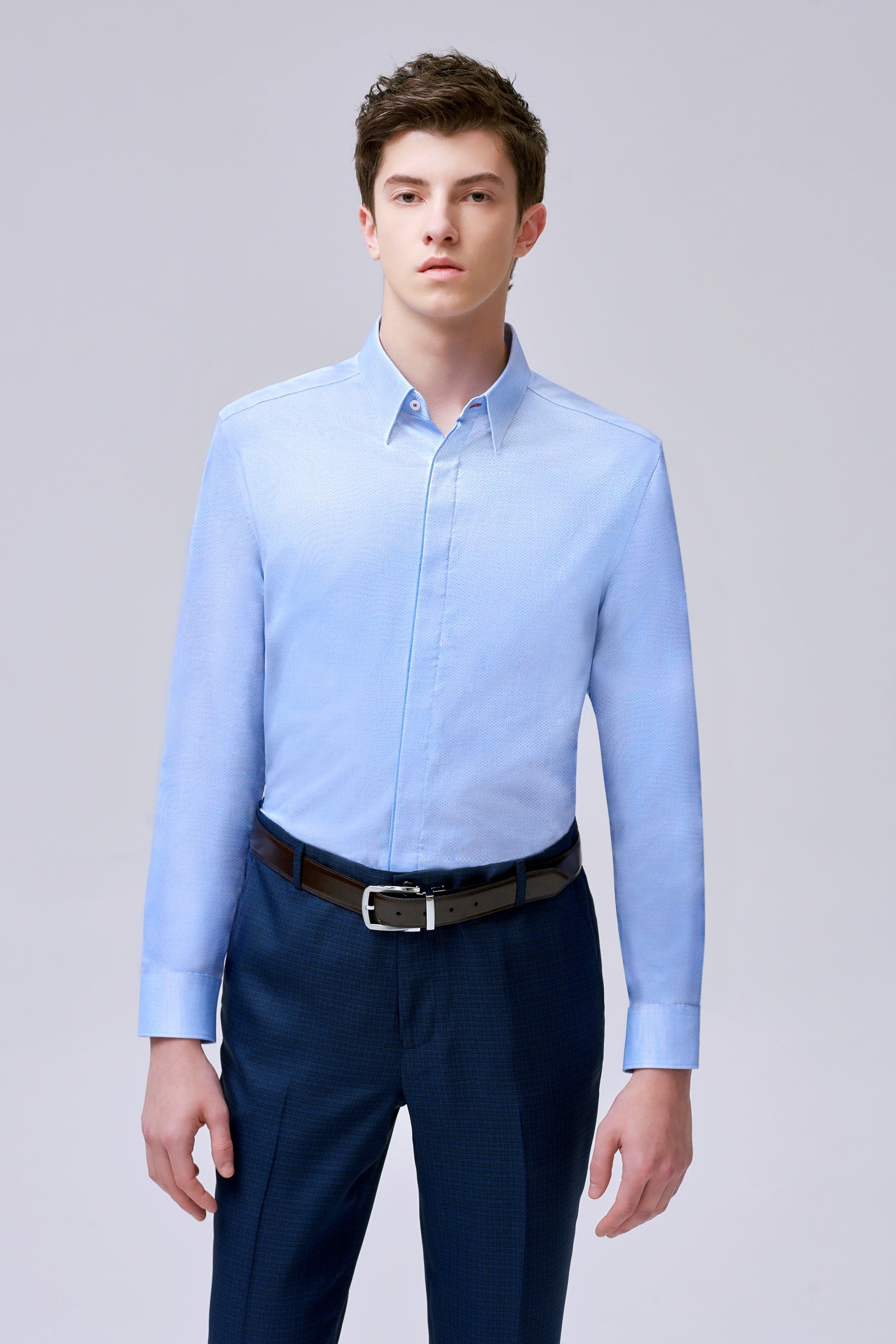 Upgrade your work wardrobe with G2000 high-tech dress shirts