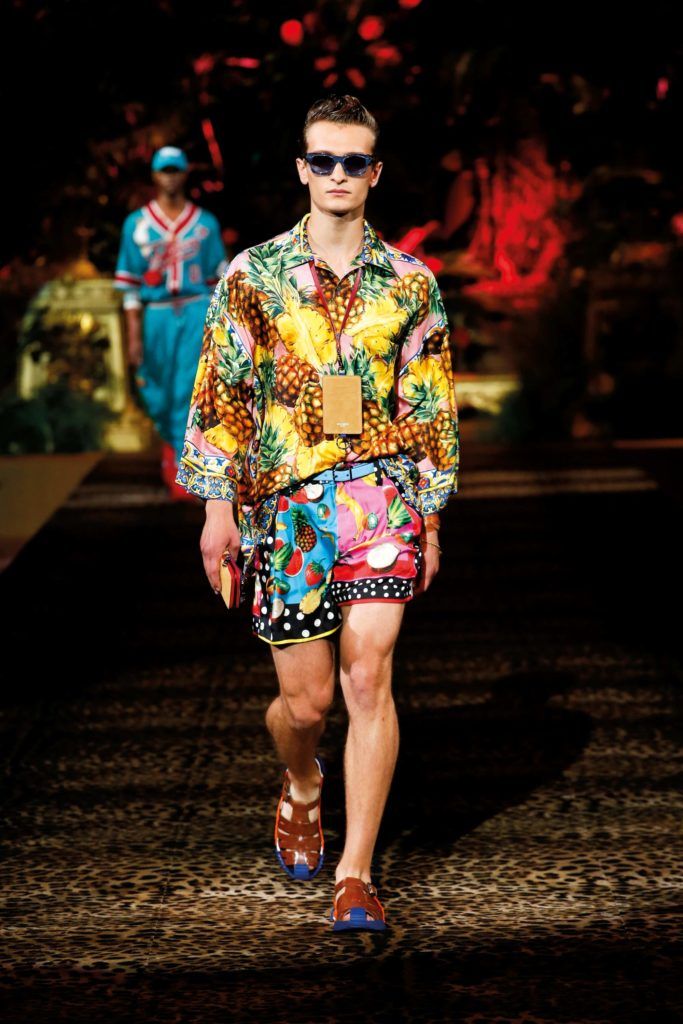 Dolce & Gabbana Goes Tropical for Spring 2020  Womenswear fashion,  Tropical fashion, Fashion