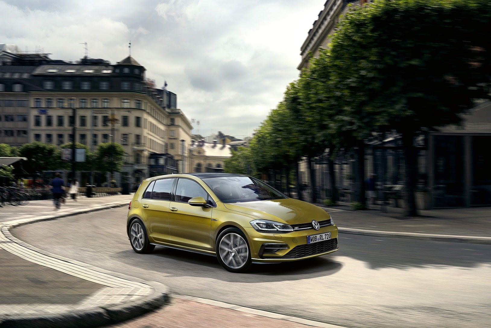 Golf 3 R Line The Golf R-Line: the sporty twist to a Volkswagen icon | AugustMan ...