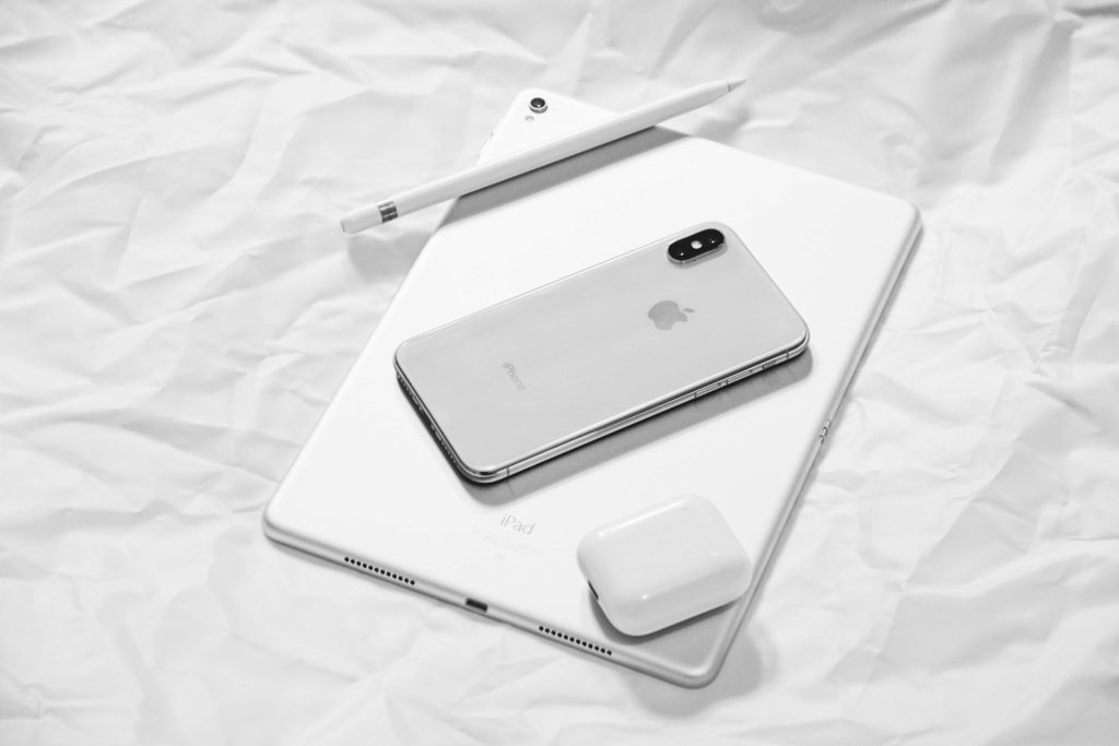 How To Clean Your Smartphone, Tablet And Laptop To Protect Yourself From COVID-19