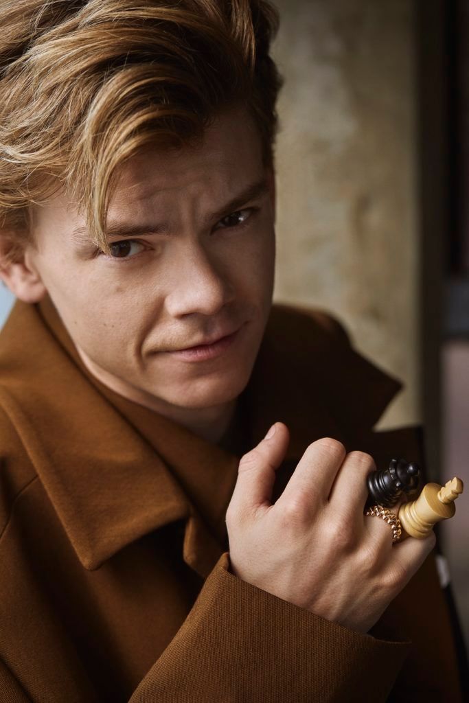 Thomas Brodie-Sangster Behind The Scenes