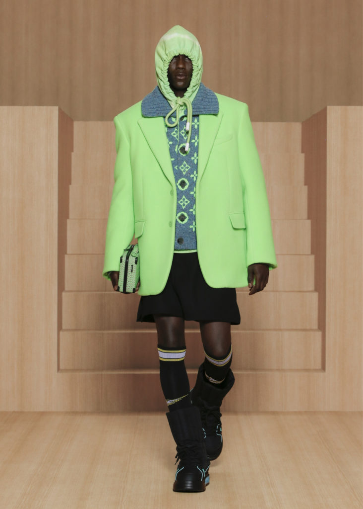 Louis Vuitton on X: #LVMenSS22 Sampling and re-sampling. Looks from  @virgilabloh's new #LouisVuitton collection juxtapose the tracksuit and the  tailored suit. Watch the show on Twitter or    / X