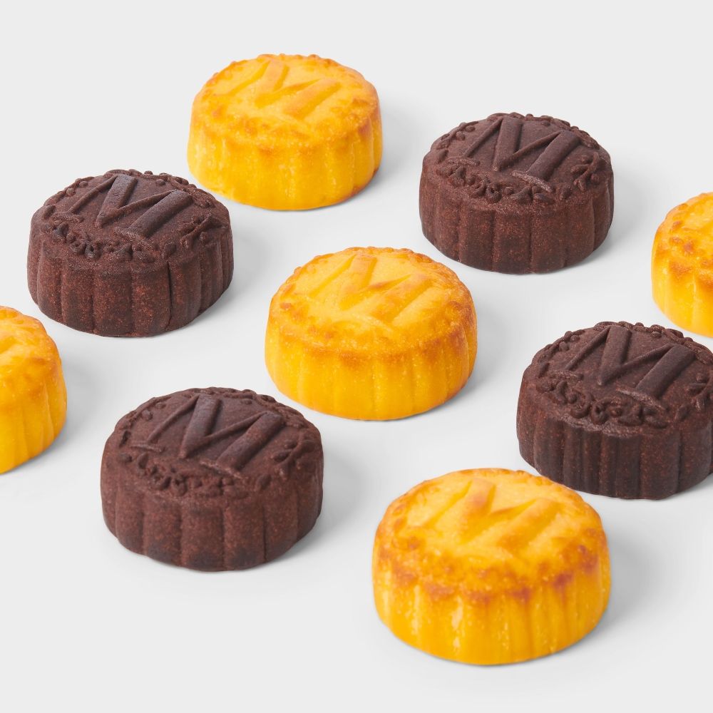 Red Bean Paste Mooncake Gift Box - 4 Pack by Kee Wah Bakery | Goldbelly