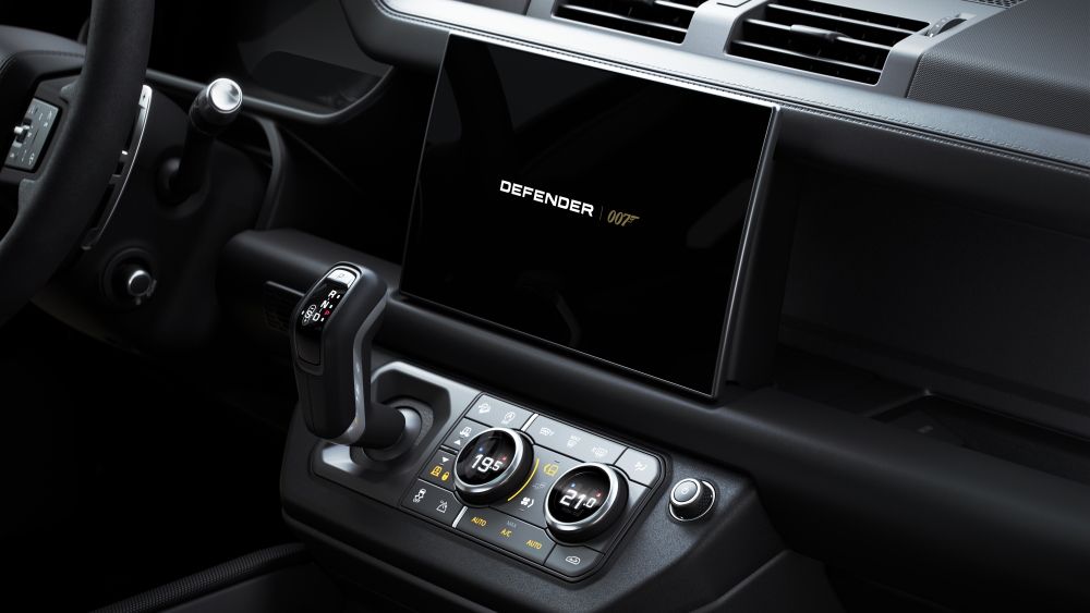 Defender V8 Bond Edition interior