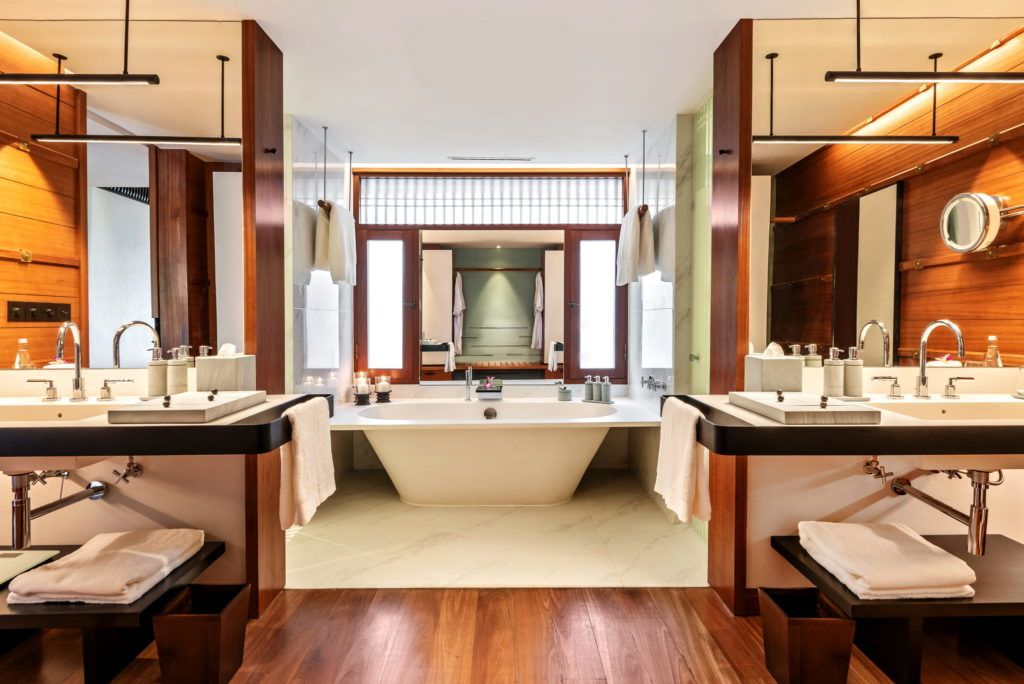 Making A Splash: Most Luxurious Hotel Bathrooms