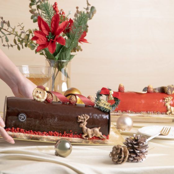 Tablescape's Rum and Raisin Log Cake
