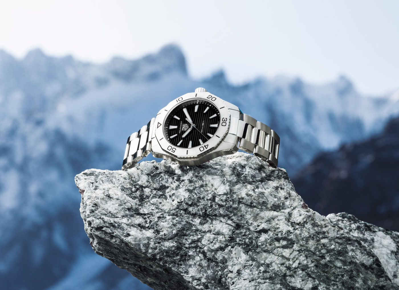 New TAG Heuer Aquaracer Professional 200: A Bold, Stylish Sports Watch