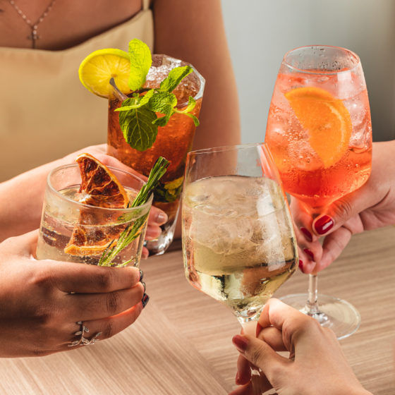 8 March: Free-flow drinks for women at Level 33