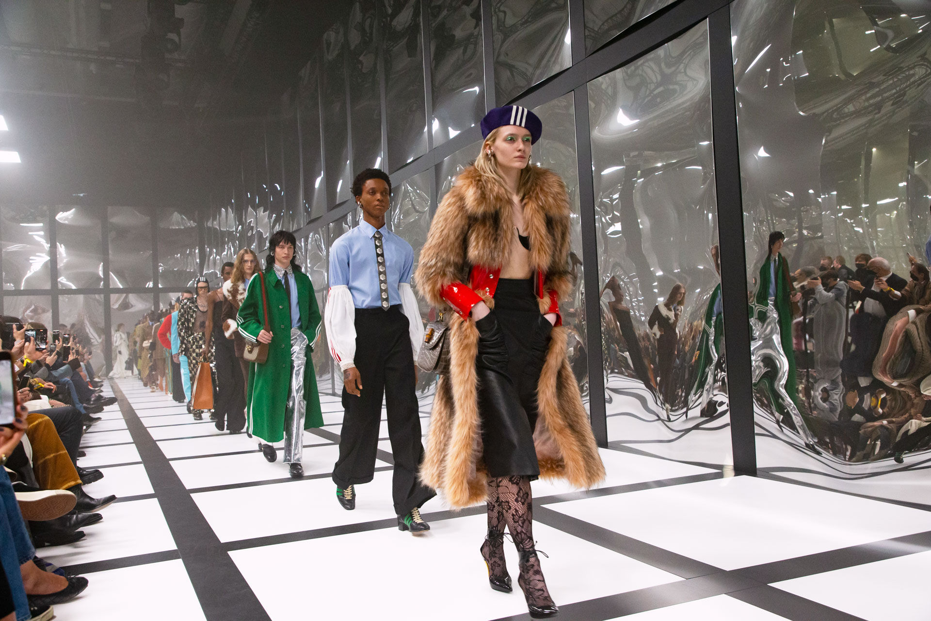 Louis Vuitton/Gucci/Versace