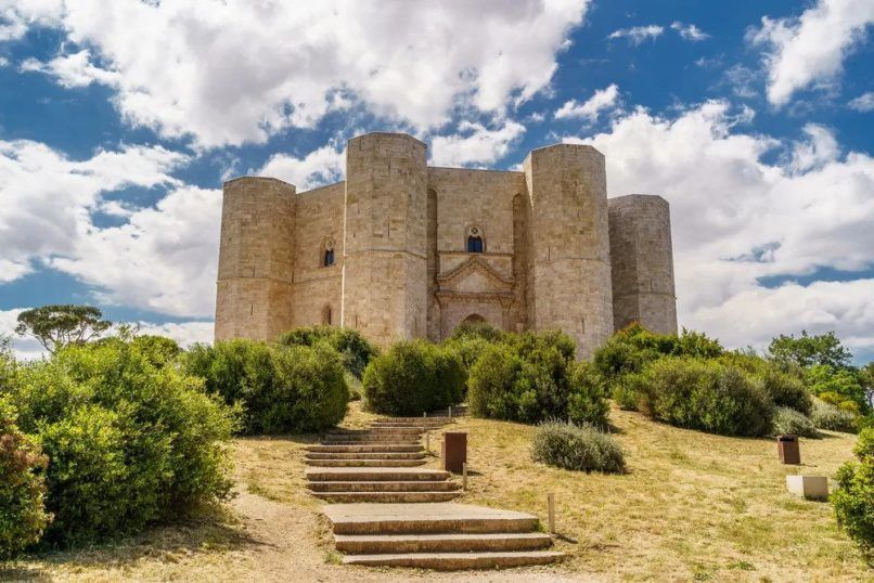 gucci castel del monte
