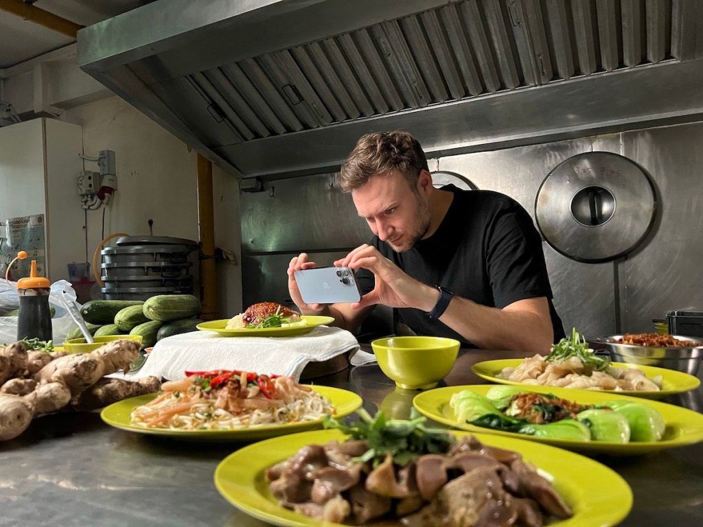 Award-Winning Filmmaker David Gelb And Apple Team Up For A Documentary On Singapore Chicken Rice