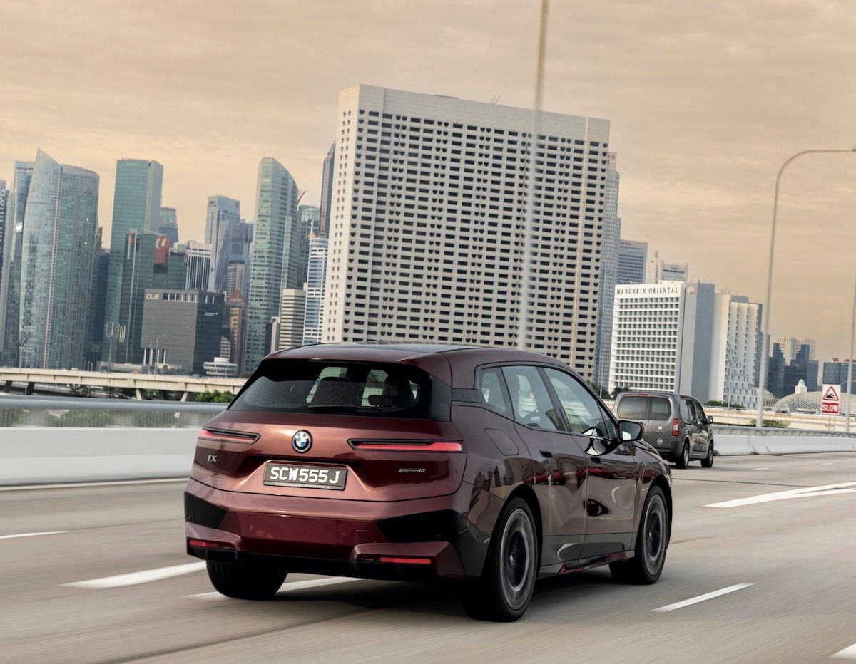 The BMW iX XDrive 40 is worthy of being BMW's flagship electric