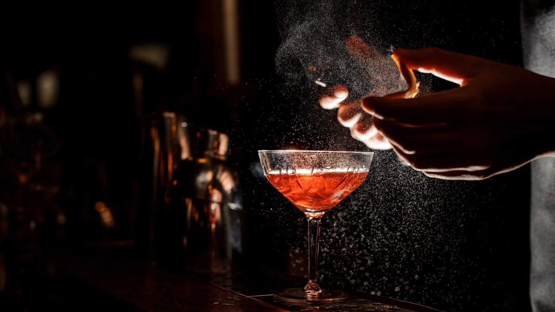 10 Classic Whisky Cocktail Recipes To Elevate Your Home Bar Repertoire