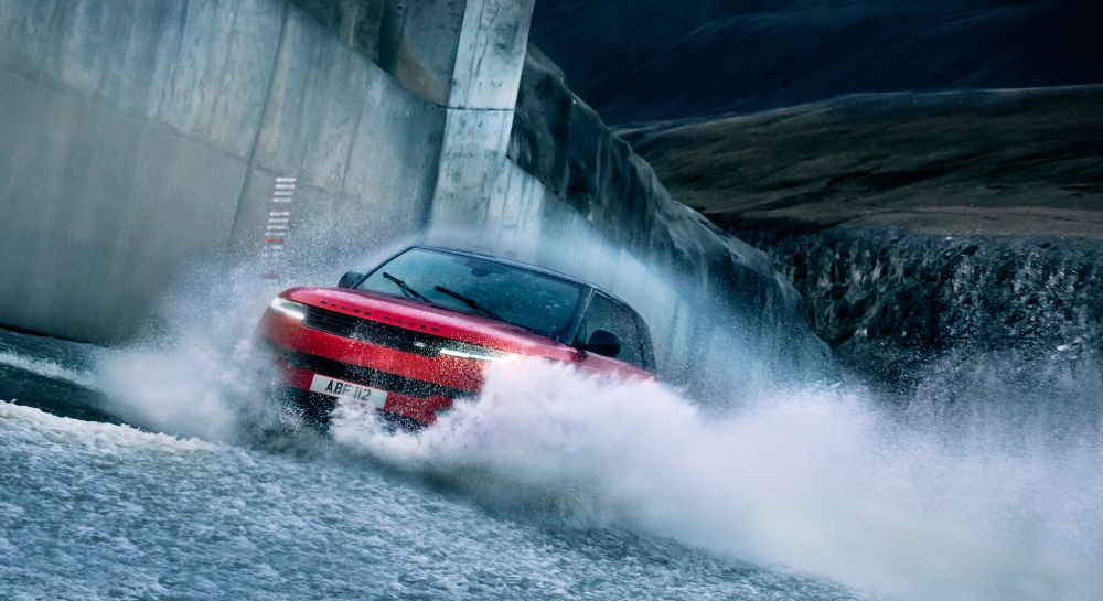 The New Ranger Rover Sport Conquers Iceland’s Spillway Climb In Jaw Dropping Debut