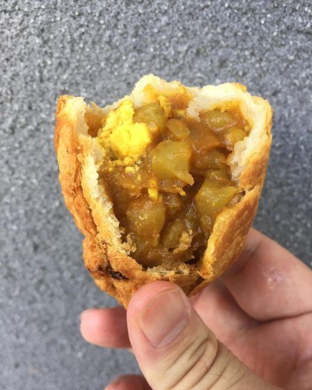 Fong's Dee Curry Puff