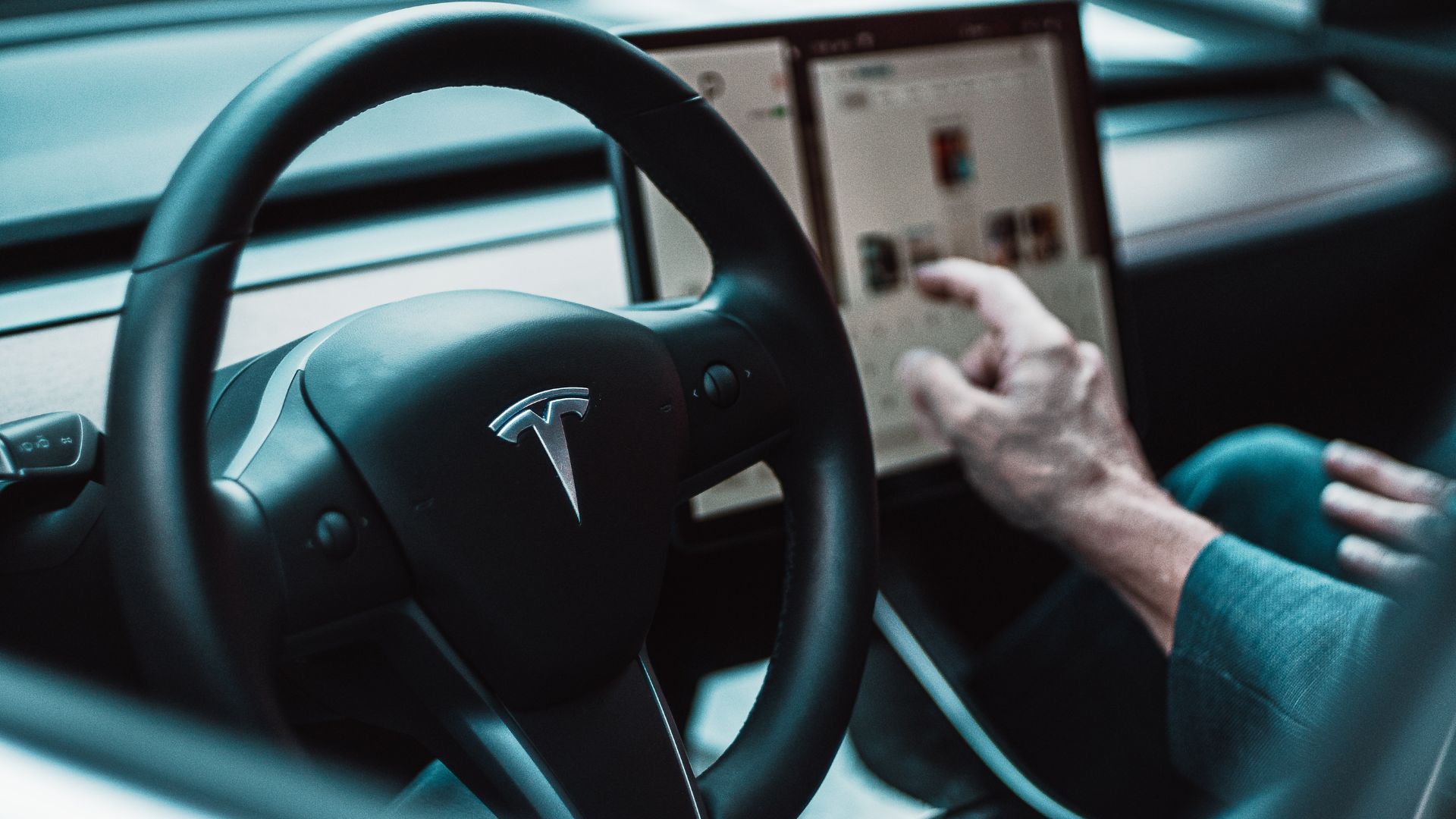 Elon Musk: Tesla