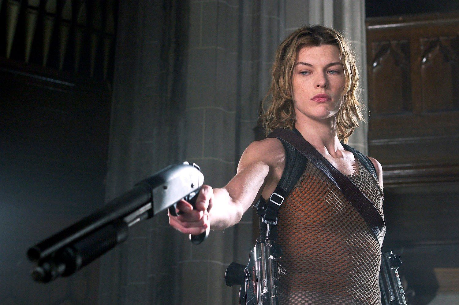 Resident Evil: Retribution; clip of Alice and Ada Wong taking on 2