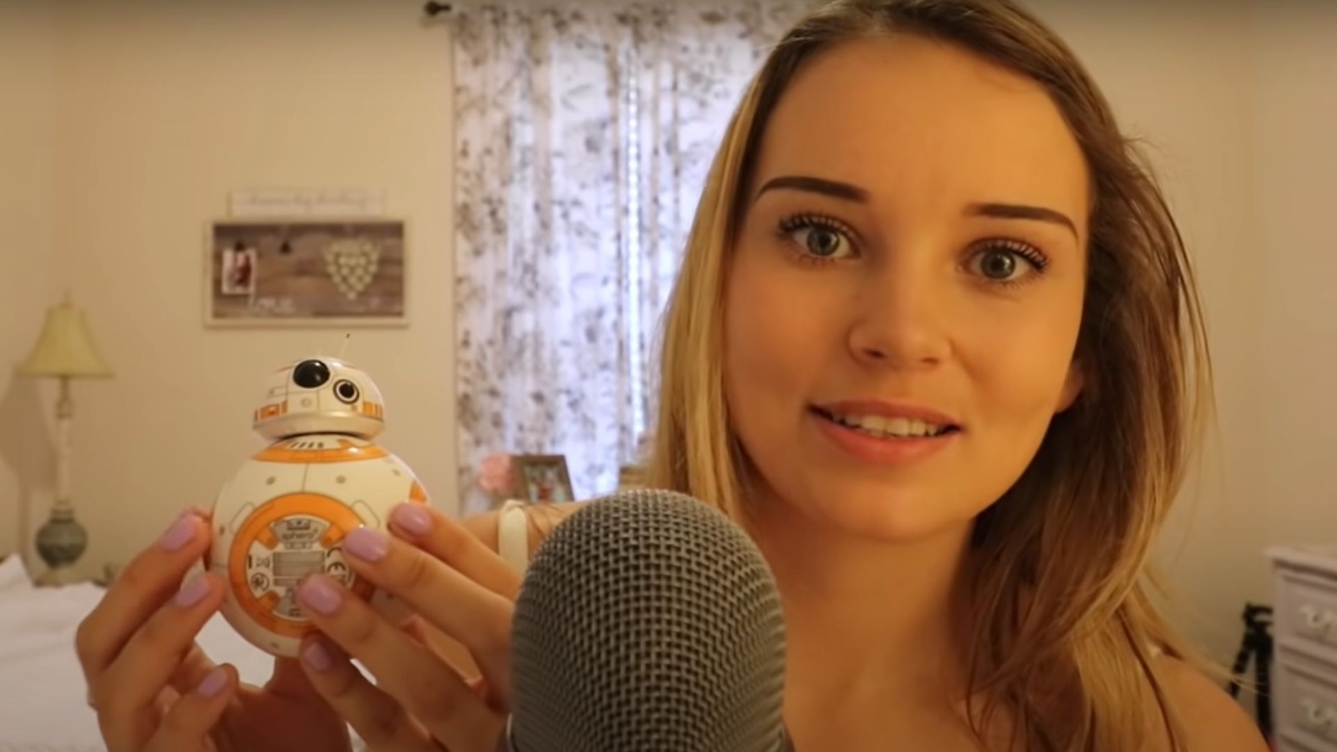 ASMR videos: ASMR Darling