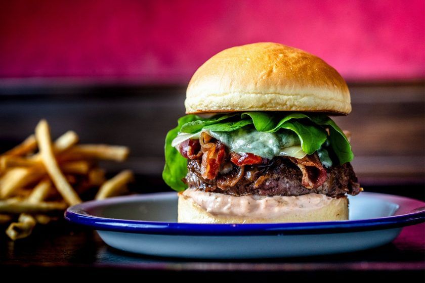 25 Degrees Burger, Wine & Liquor Bar
