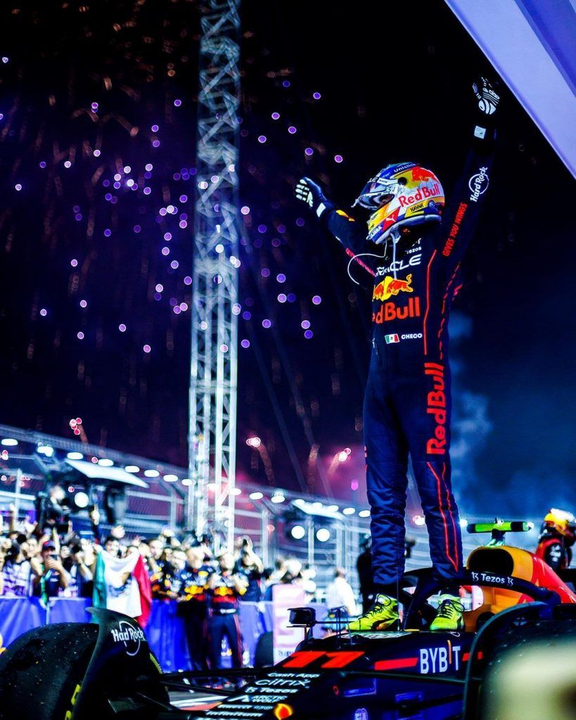 Red Bull's Sergio Perez Wins Dramatic Formula 1 Singapore Grand Prix