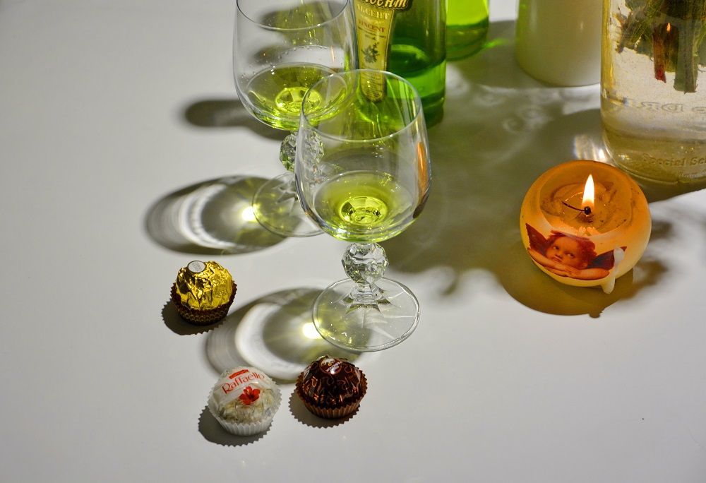 party with cocktails
