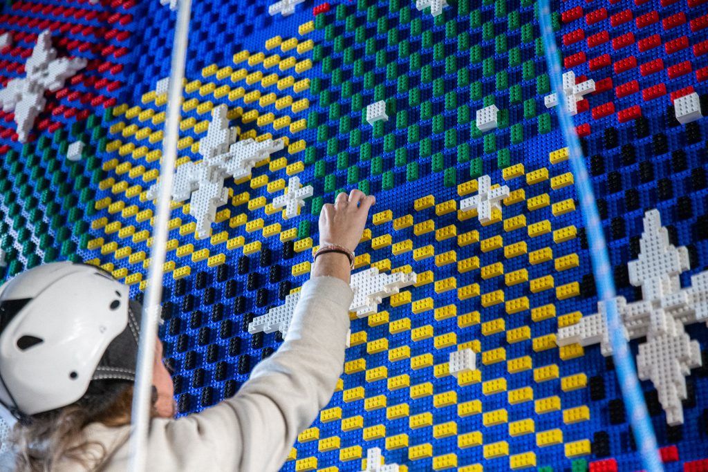 🎄 2022 Louis Vuitton & Lego Christmas Display Collaboration in Vancouver &  New York 