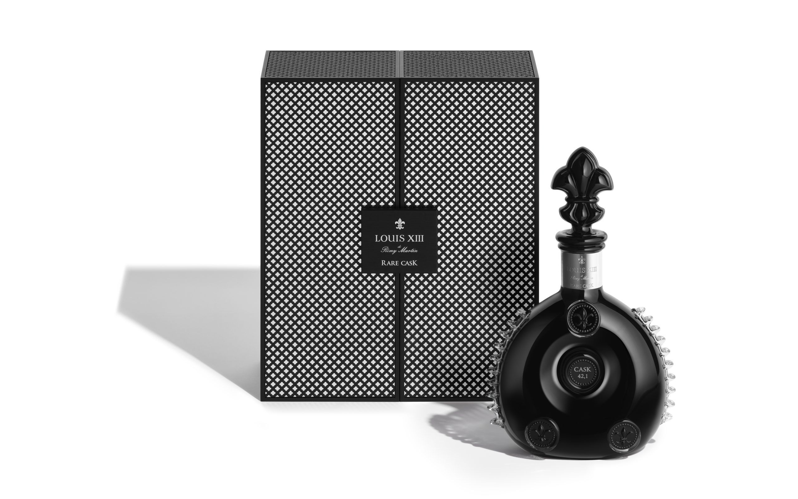 Introducing The Crown Jewel LOUIS XIII RARE CASK 42.1, Poured