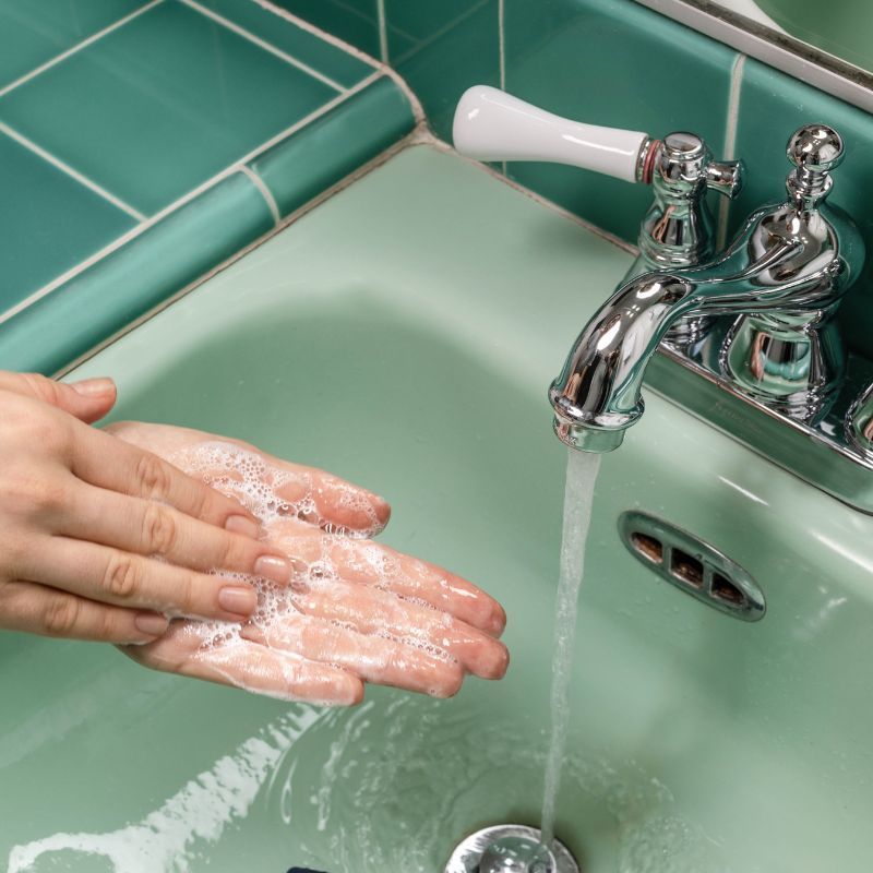 10 Best Face Washes For Oily Skin That Are An Absolute Godsend 10 Best Face Washes For Oily Skin That Are An Absolute Godsend