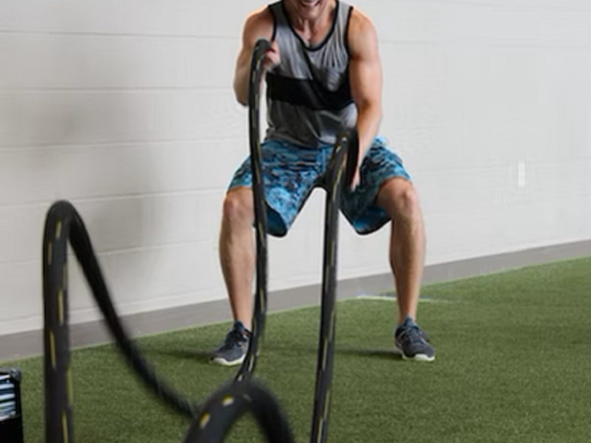 Sweat It Out With These Best Battle Rope Exercises