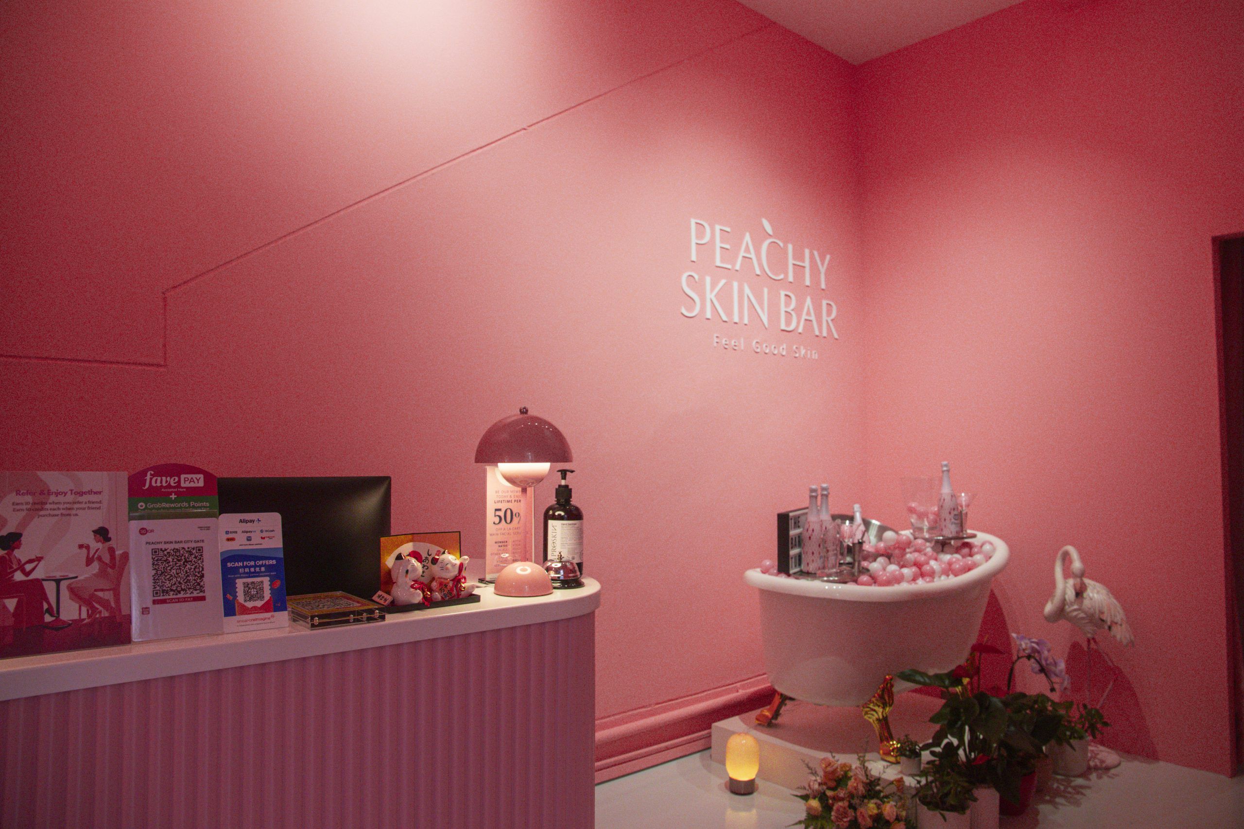 A Straight Man Walks Into Peachy Skin Bar (And Absolutely Loved It)