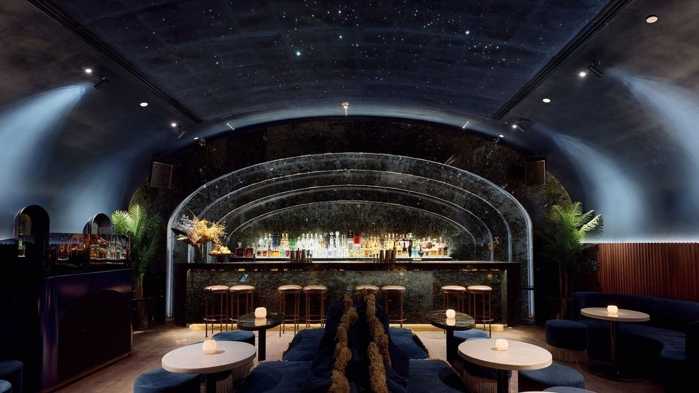 26 Beautiful Bars Around The World That Are Perfect For Your Instagram Grid