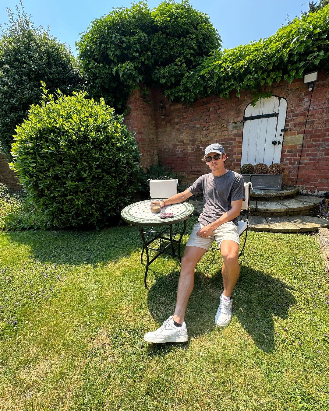 Alex de Minaur net worth