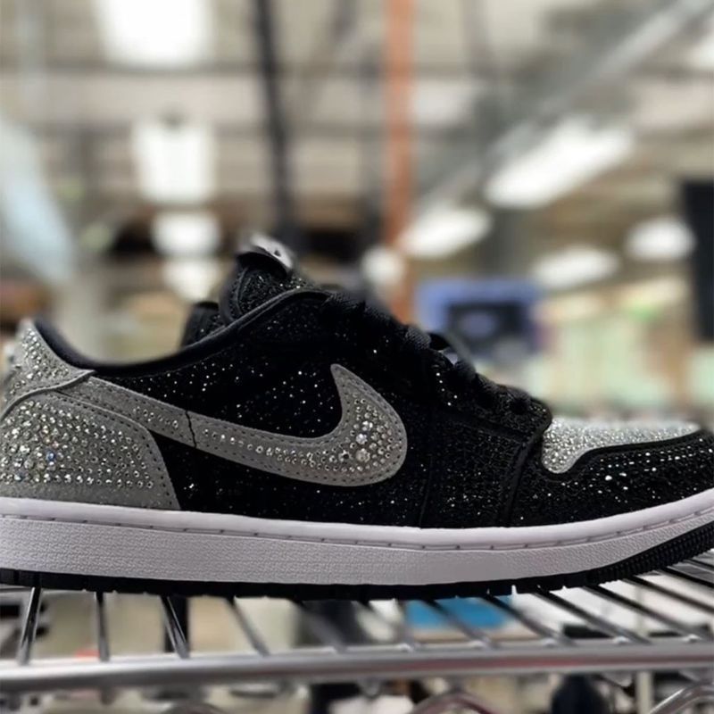 【本物保証 /関税・送料無料】Swarovski × Nike Women's Jordan Swarovski and Jordan Brand Rumored to Team Up for Luxe Air