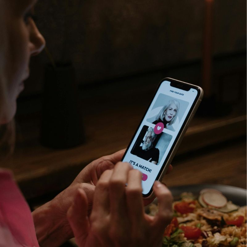 Ego-Scrolling: The New Dating Red Flag | Augustman Singapore