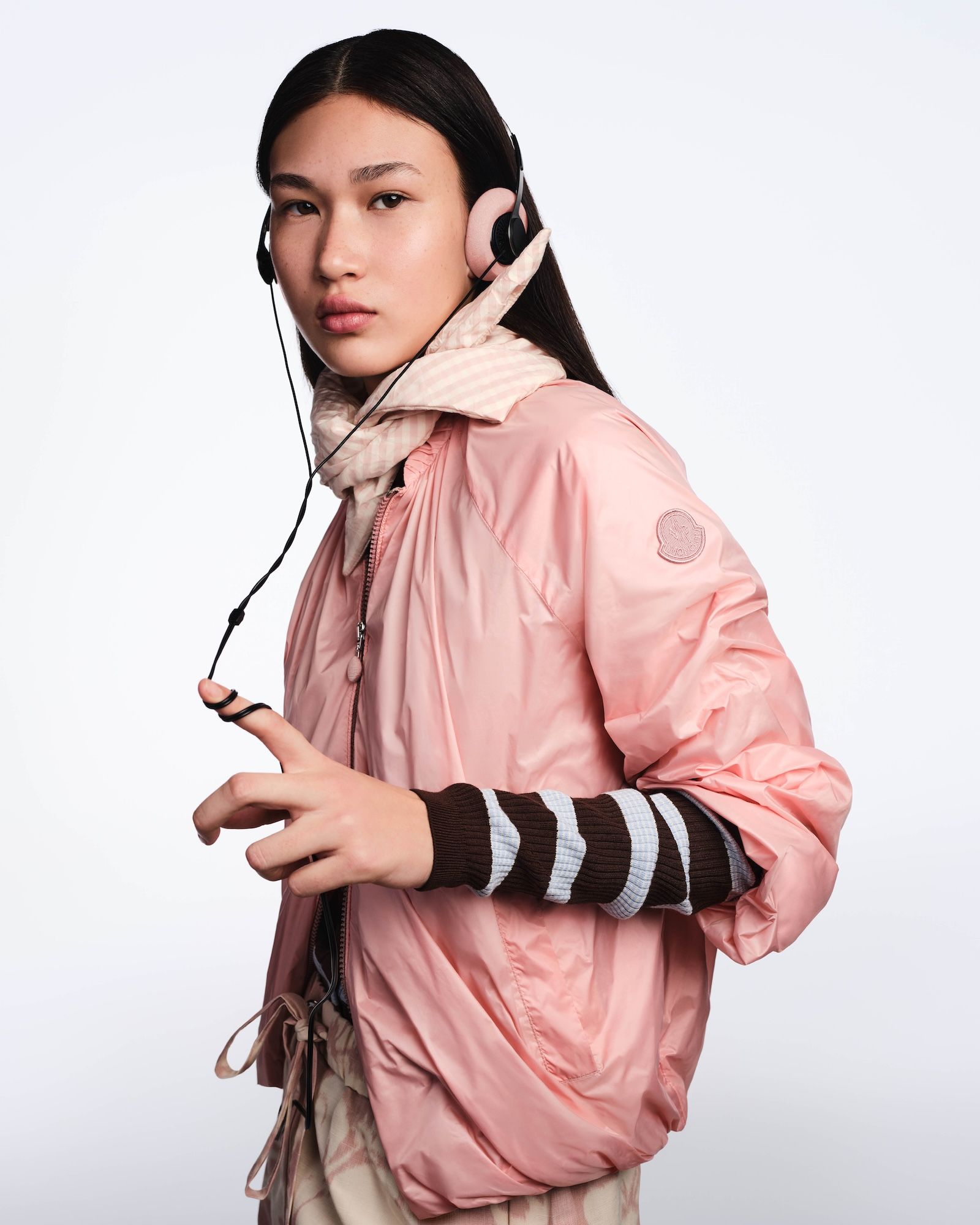 新作✨2026SS新作 MONCLER Weteau サイズ1 送料無料】MONCLER WETEAU レディース ナイロンコート 1A00135 539ZD