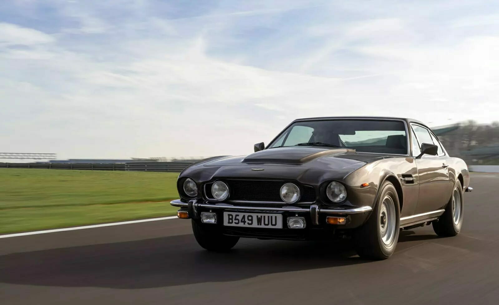 v8-vantage-thumb2