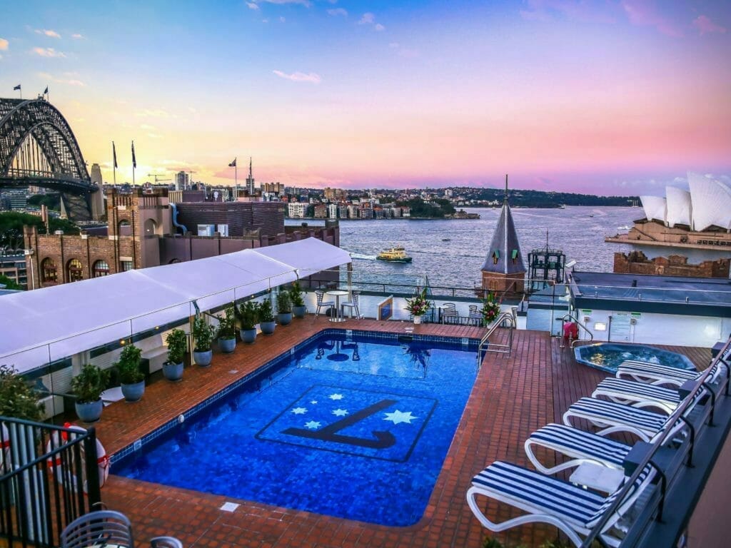 holiday inn sydney