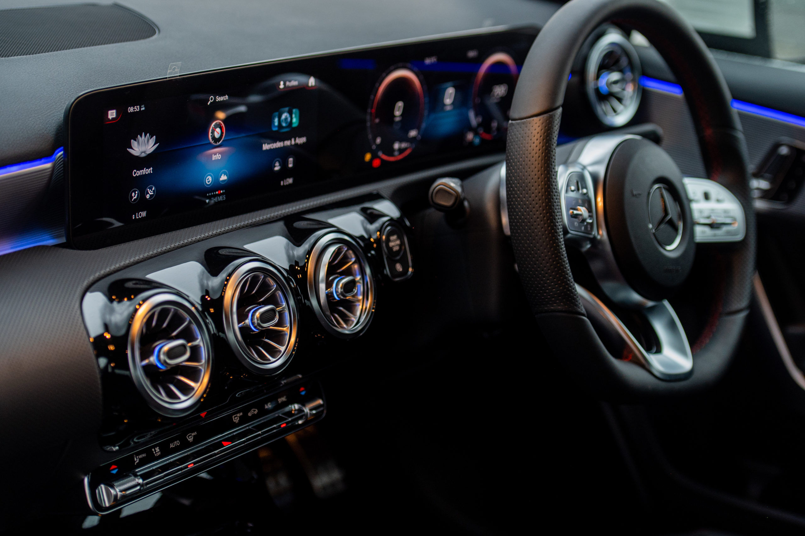 Mercedes-Benz User Experience (MBUX)