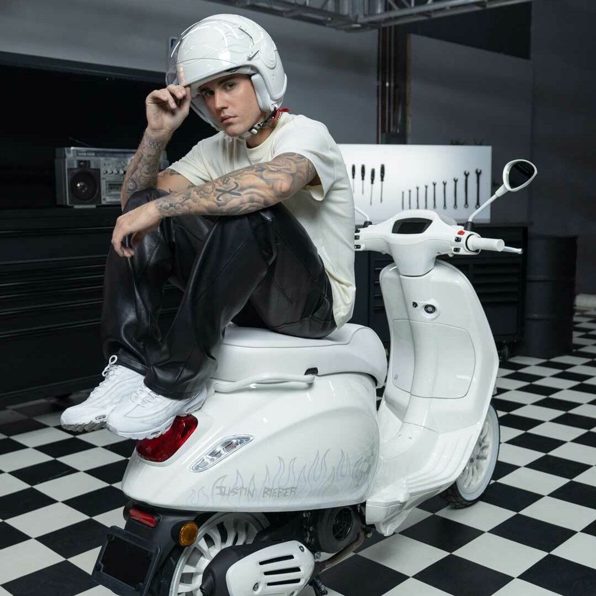 Justin Bieber x Vespa All About The AllWhite, LimitedEdition Scooter