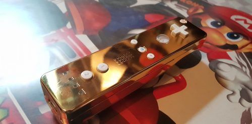A Gold-Plated Nintendo Wii Made For Queen Elizabeth II Goes To Auction
