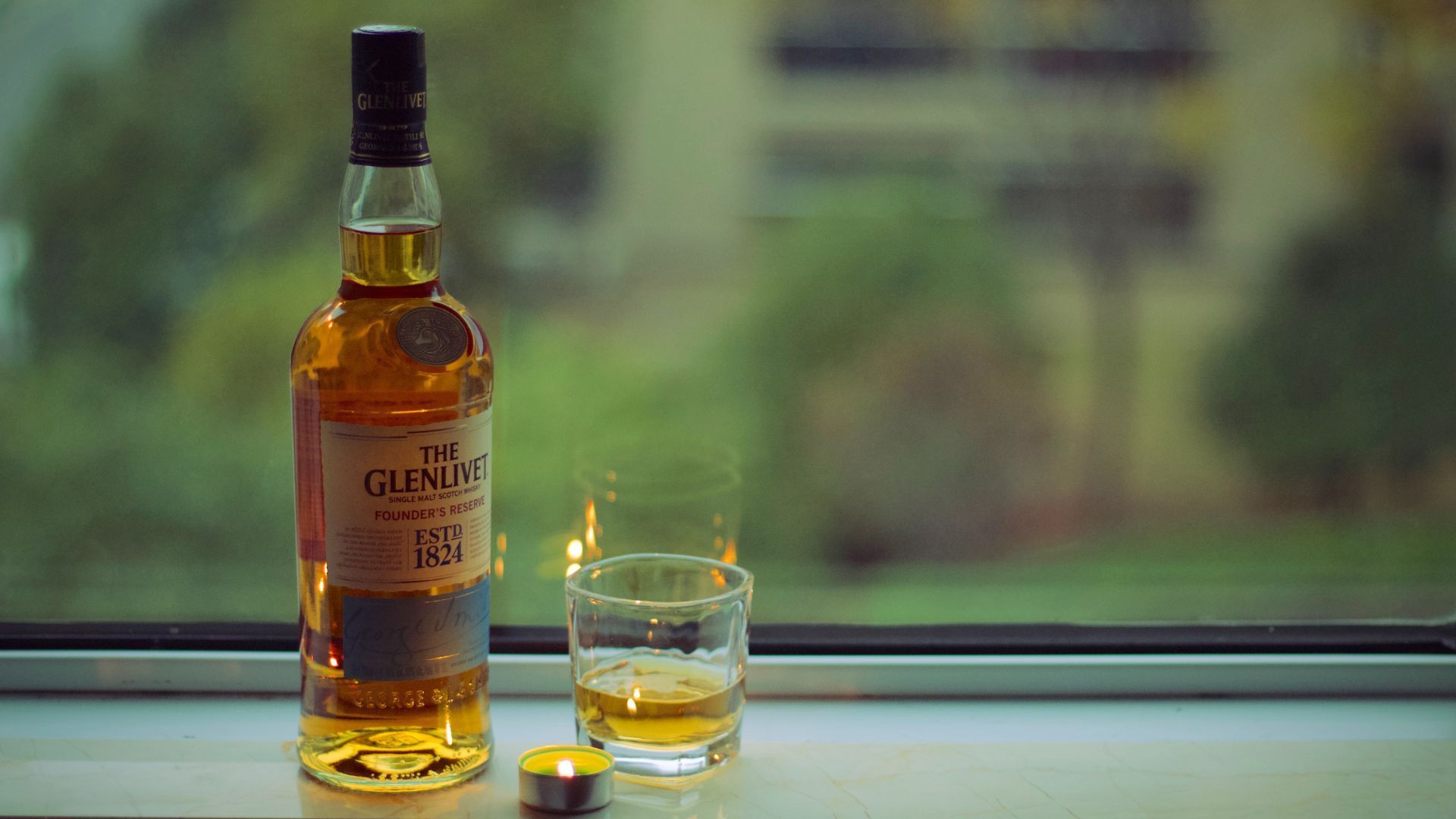 Whisky label: Brand and distillery