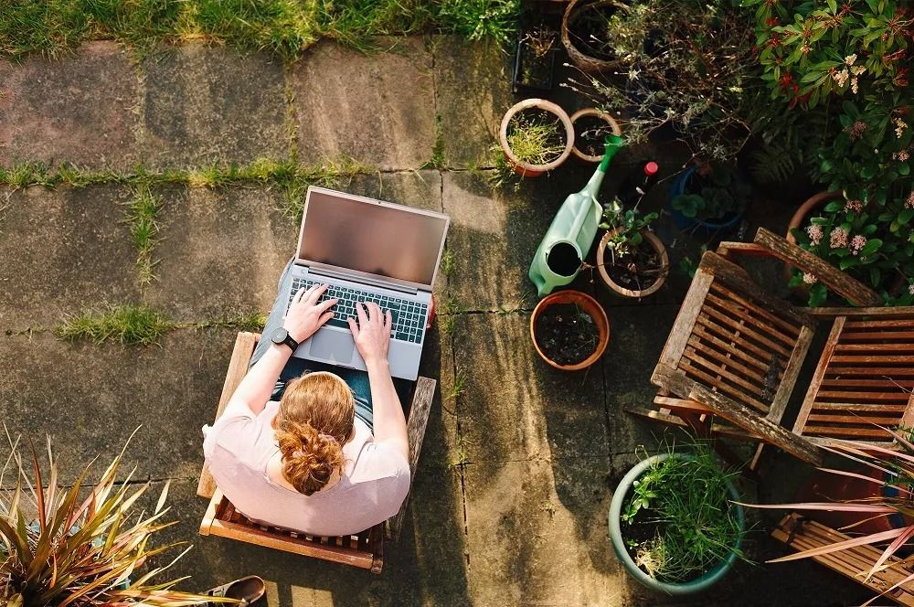 8 Ways To Combat An Afternoon Productivity Slump That Don’t Involve Another Cup Of Coffee