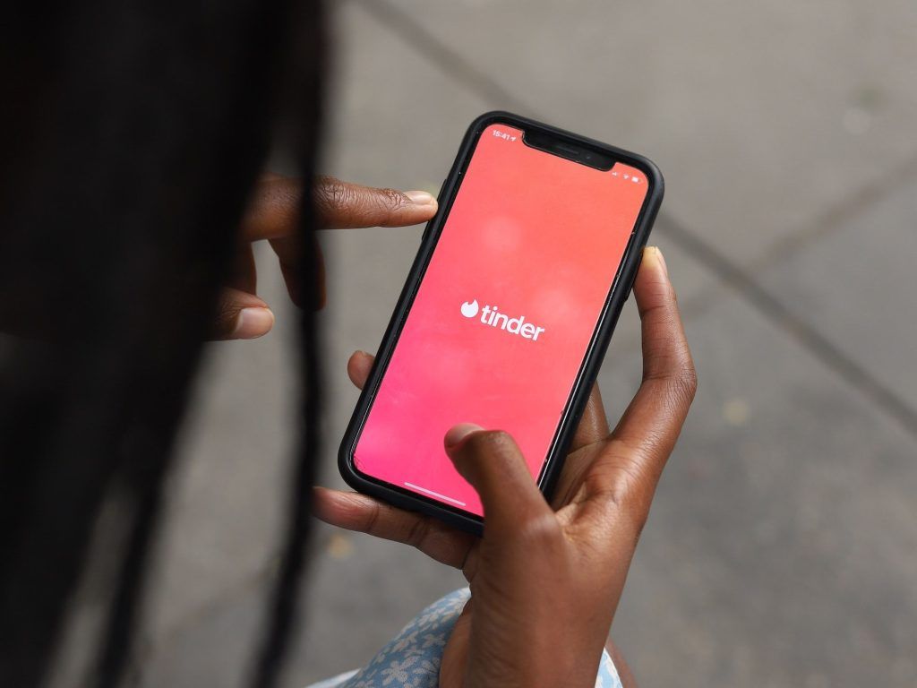 Tips On Crafting The Perfect Dating Bio On Tinder